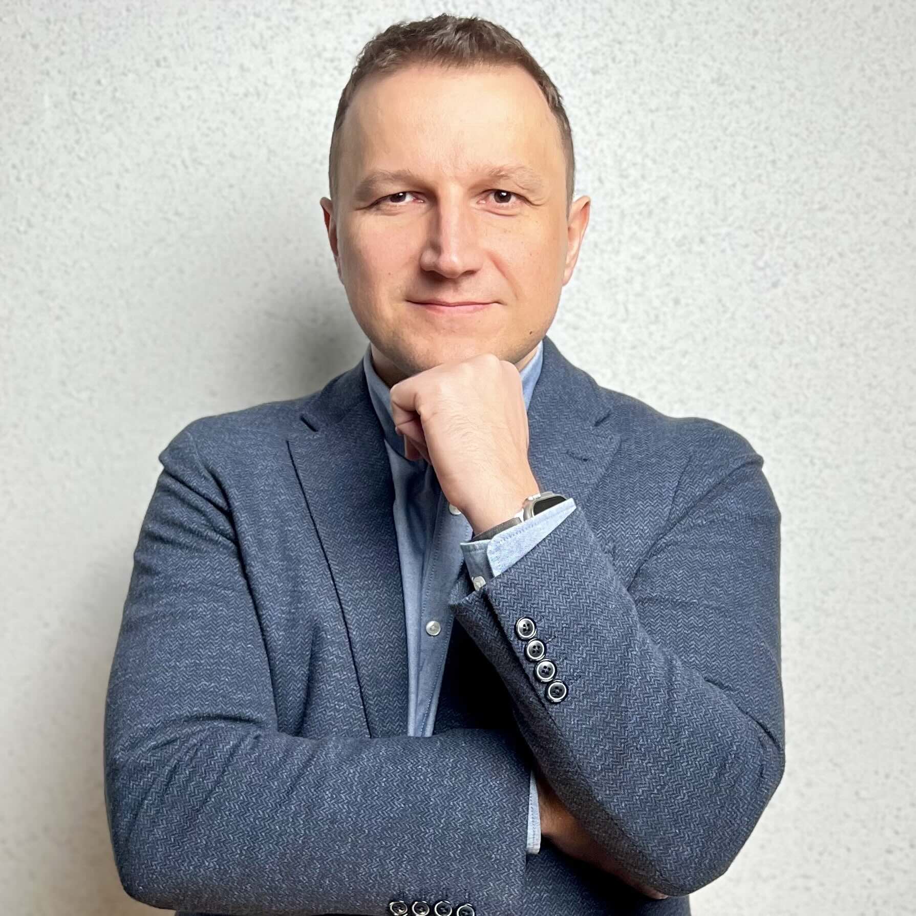 Łukasz Zjawiński - przedsiębiorca, doradca biznesowy, konsultant sprzedaży B2B i rozwoju firm